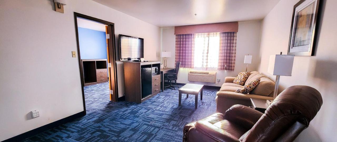 Helena Inn - Airport Экстерьер фото